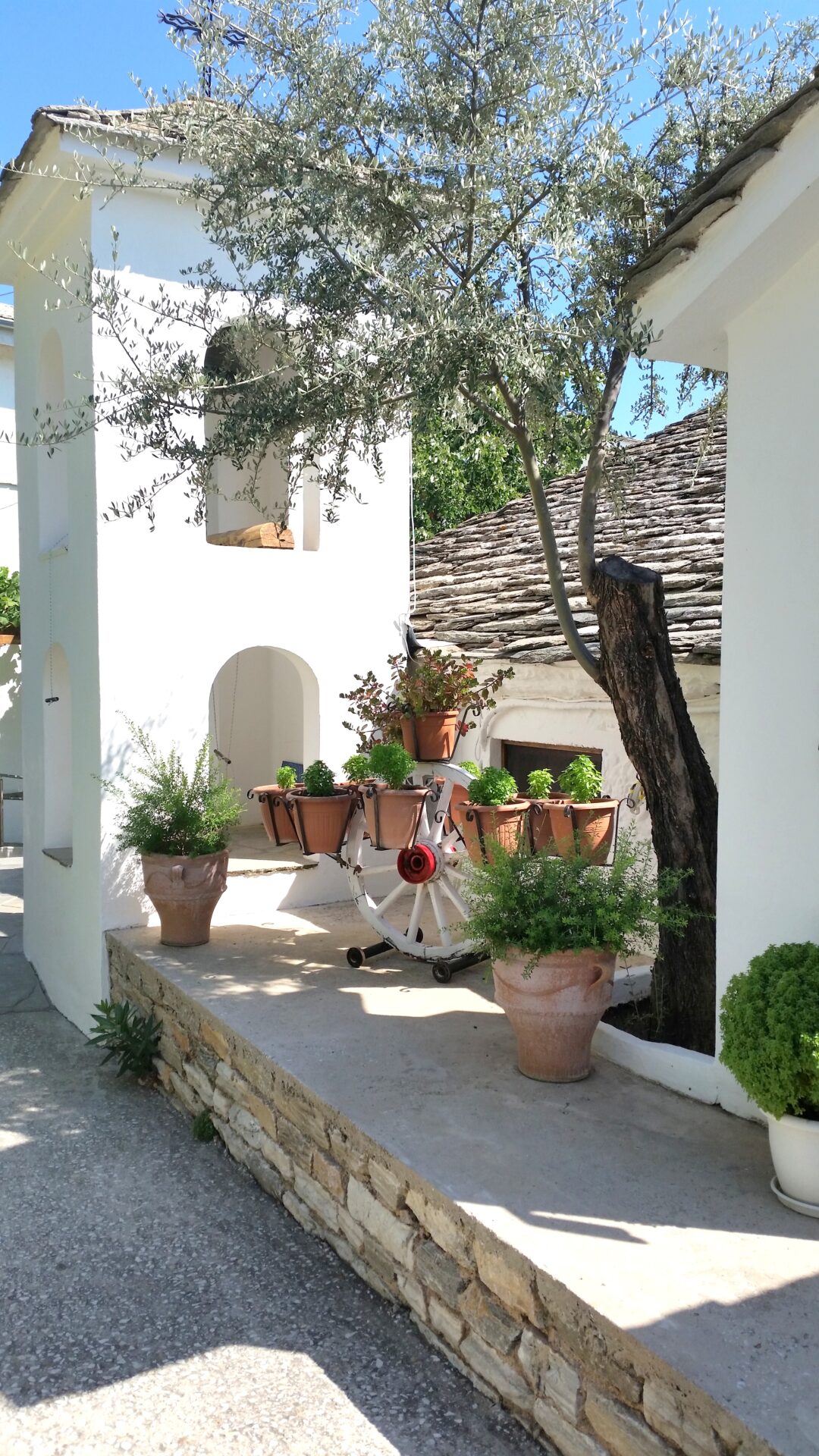 A decoration at Archangelos by placescases.com