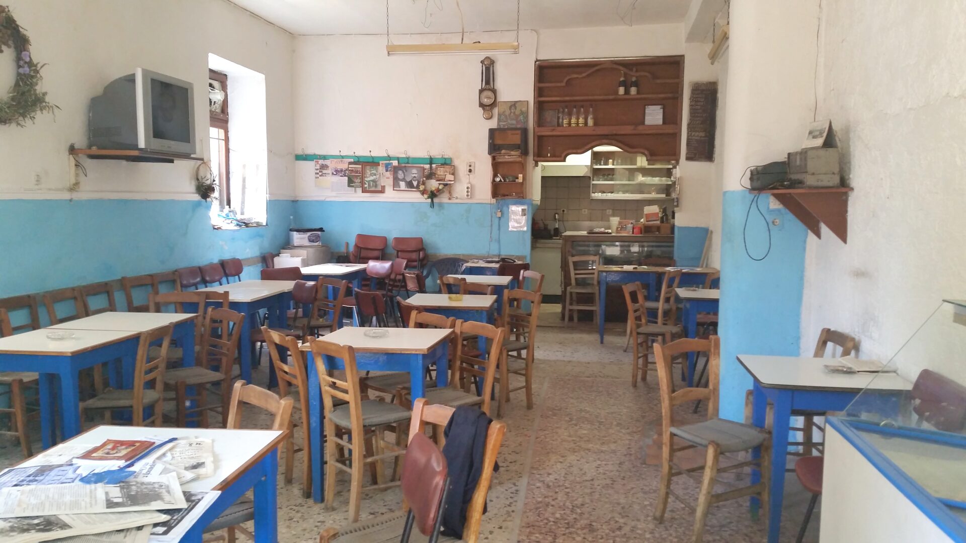 Old cafes owned by one family for decades in Theologosby placescasesc.om