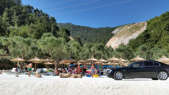 Passing cars at Porto Vathy not very safe by placescases.com