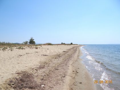Sandy Psakoudia beach by placescases.com