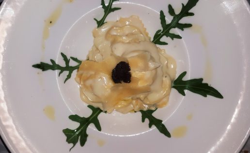 Прясна паста в ресторанта на хотел Ястребец/ Fresh pasta tortellini at Yastrebets hotel by placescases.com