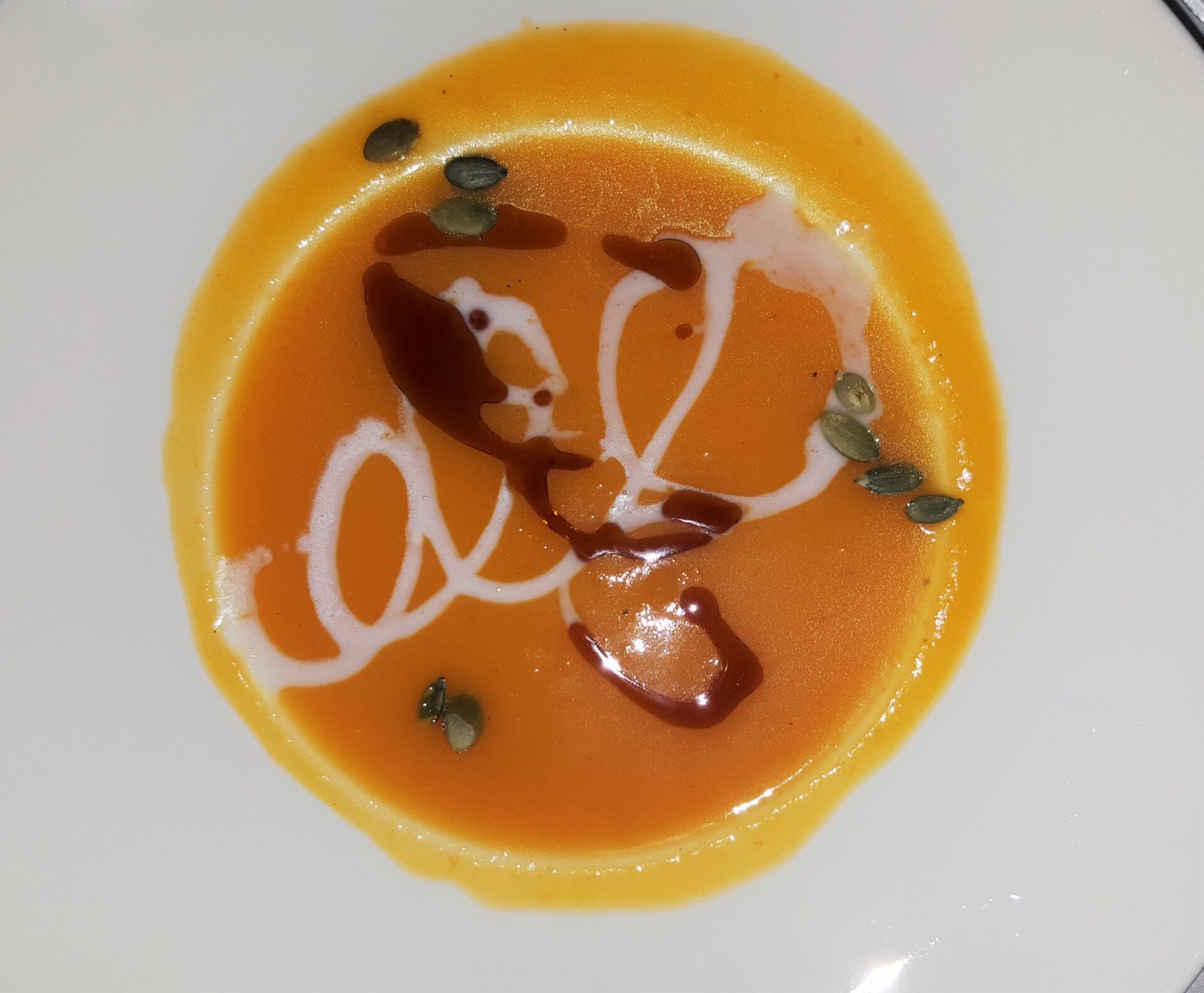 Тиквена крем супа в ресторанта на хотел Ястребец/ Pumpkin cream soup at Yastrebets hotel by placescases.com