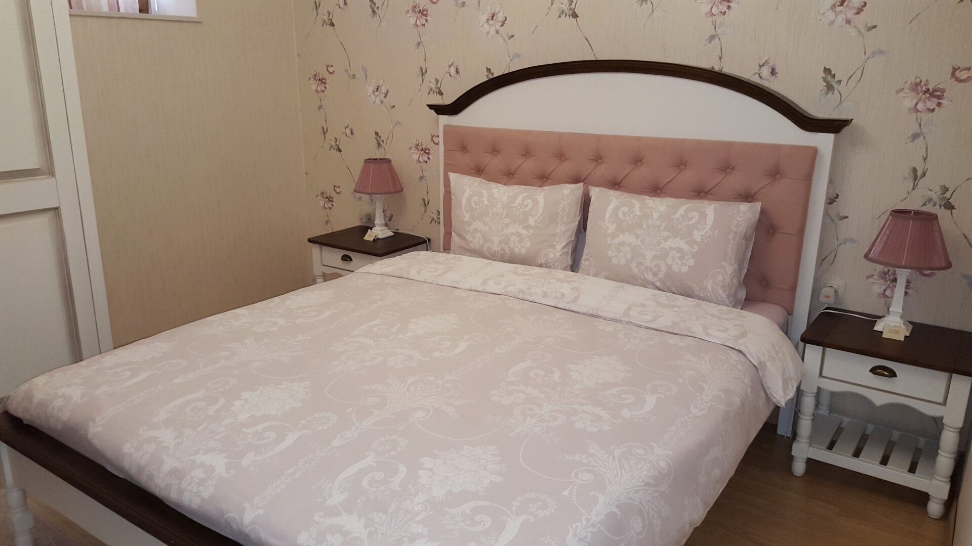 Мидалидаре къща за гости/2 bedroom in the guest house Midalidare Hotel by placescases.com
