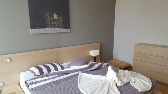 Спалня в къщата за гости на Мидалидаре/ Bedroom at guest house winery 1 Midalidare Estate by placescases.com