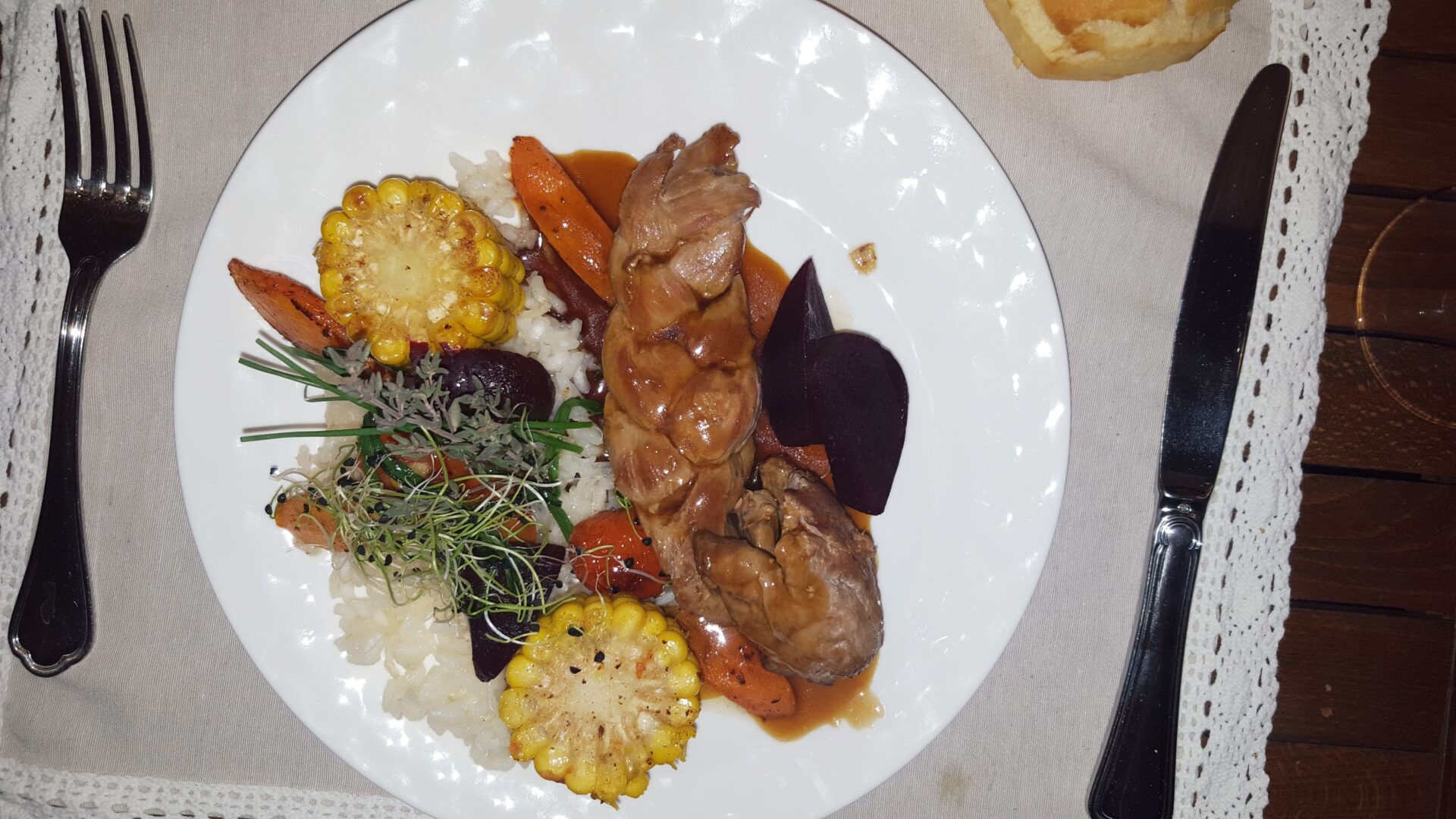 Плитка от свинско бон филе в ресторанта на Мидалидаре/Pork fillet braid at the restaurant Midalidare Hotel by placescases.com