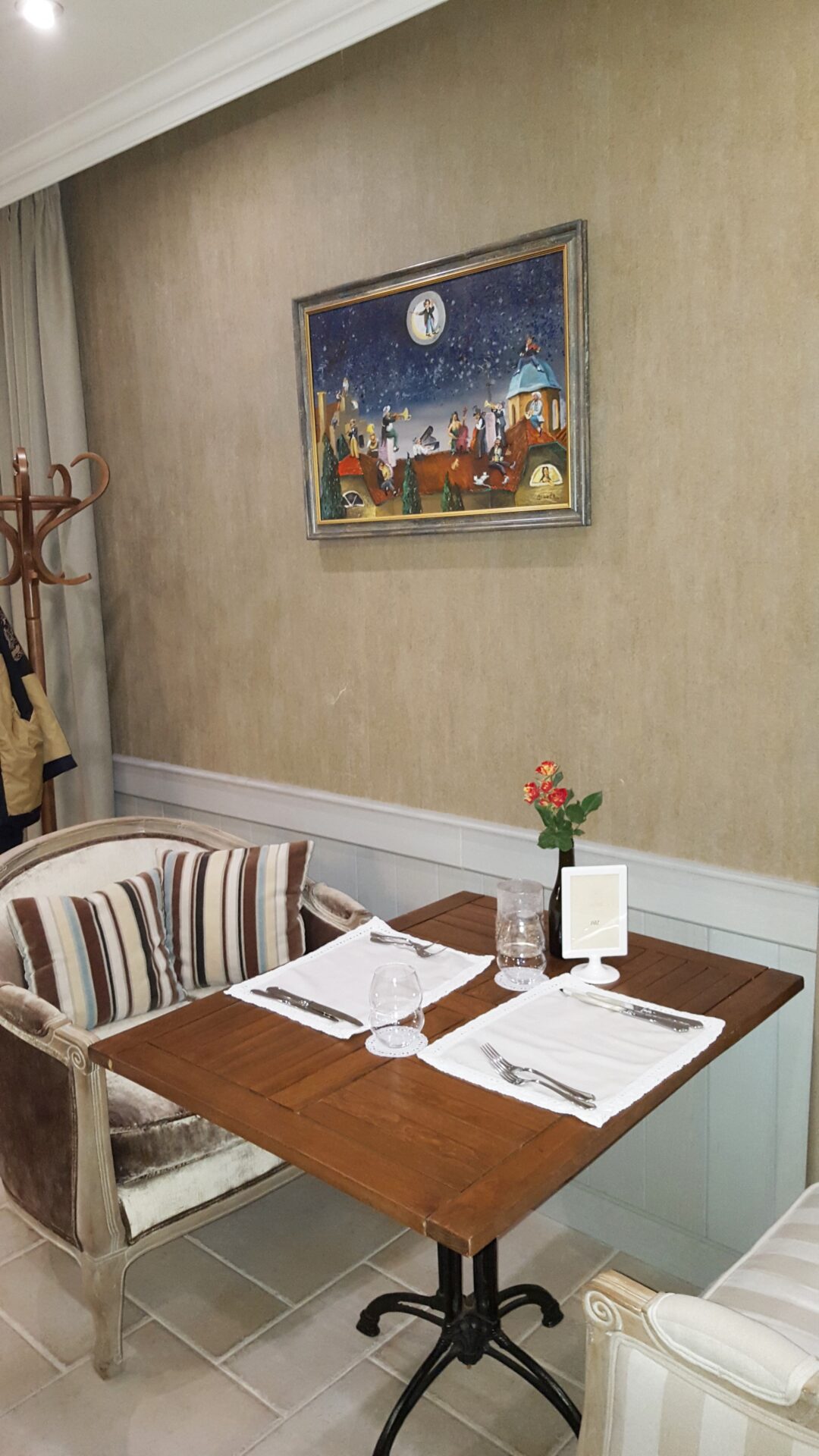 Ресторант Мидалидаре/ Restaurant interior Midalidare Hotel by placescases.com