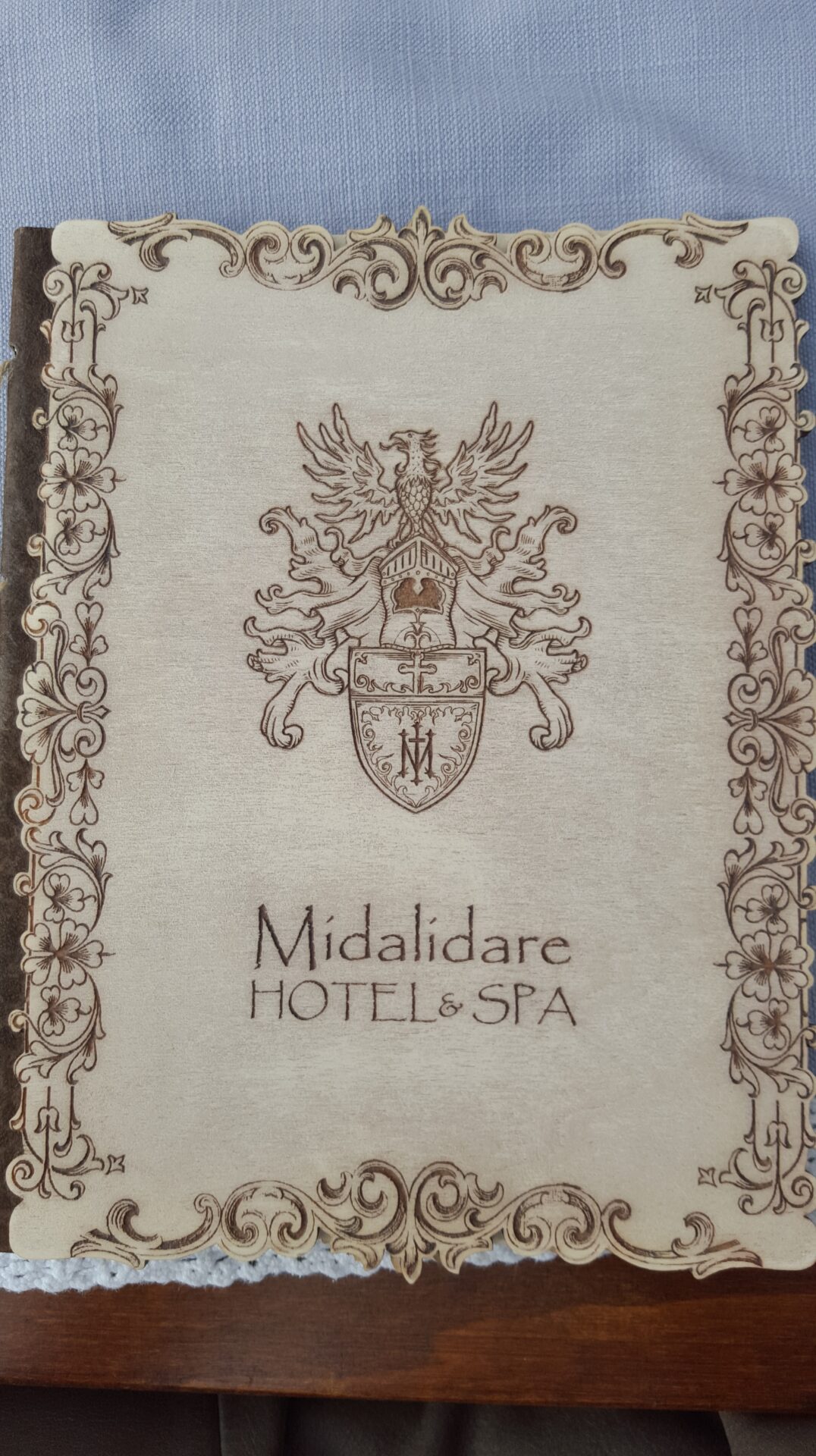 Менюто в ресторанта на Мидалидаре/The carte with fine touch at the restaurant Midalidare Hotel by placescases.com
