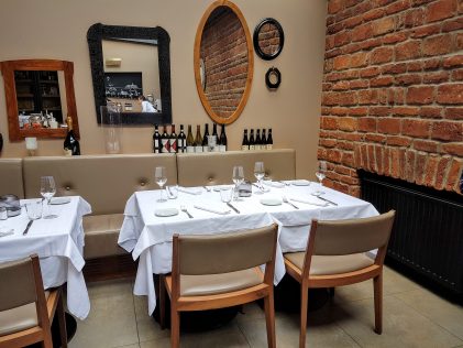 Table at restaurant Apetit, placescases.com