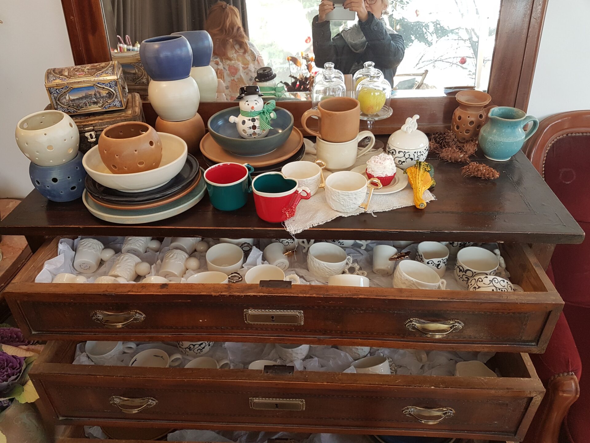 Ekaterina Lachova art studio, placescases.com