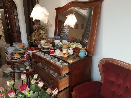 Ekaterina Lachova art studio, placescases.com