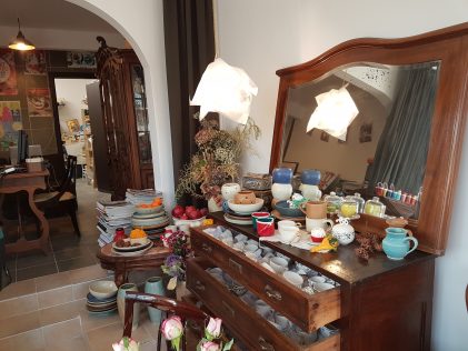 Ekaterina Lachova art studio, placescases.com